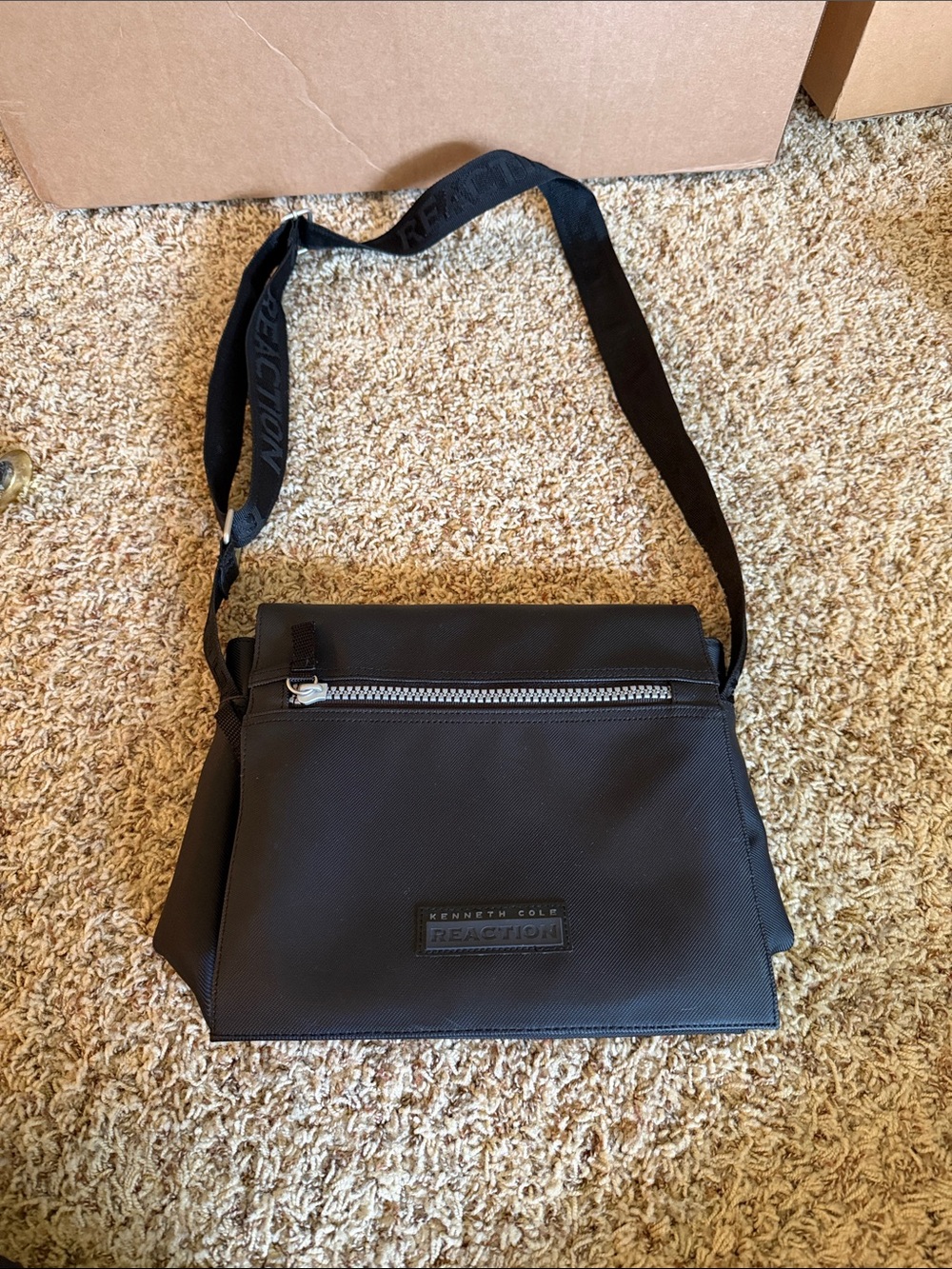 Kenneth Cole Reaction Men’s Travel Bag
